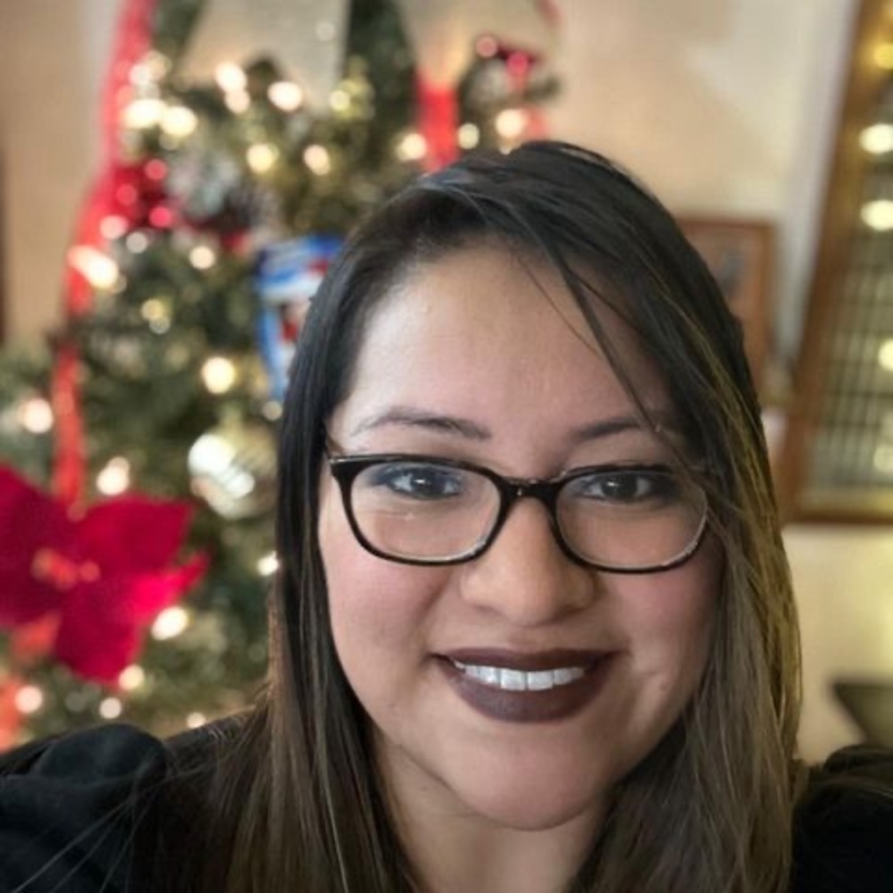 Meet your Posher, Alejandra